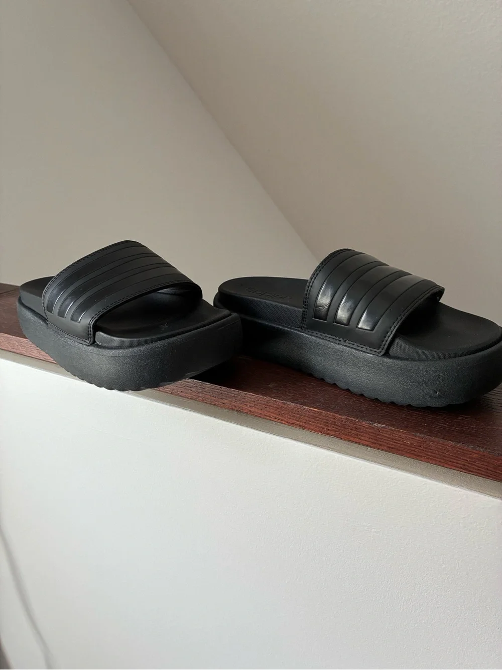 adidas adilette platform